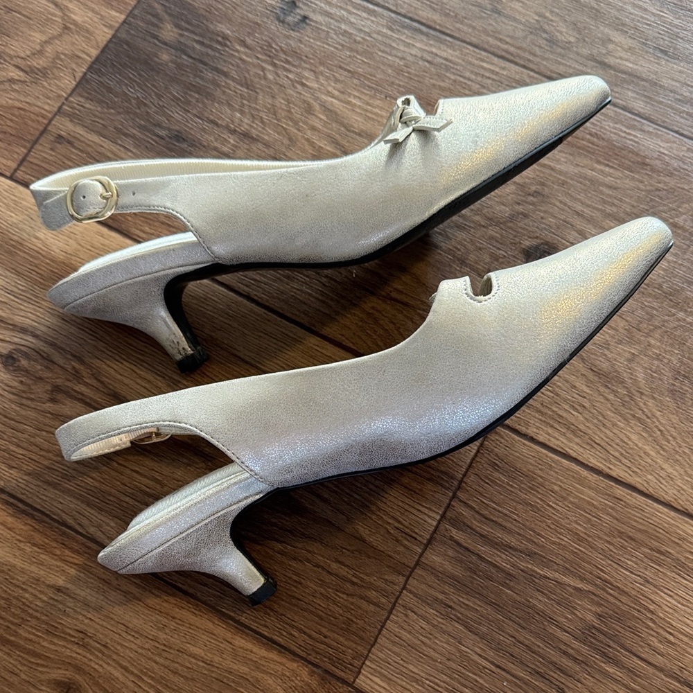 easy street Cream Metallic Pointed-Toe Slingback Mules with Bow - Picture 3 of 6